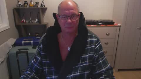 oldveteranuk online show from September 17, 4:49 am