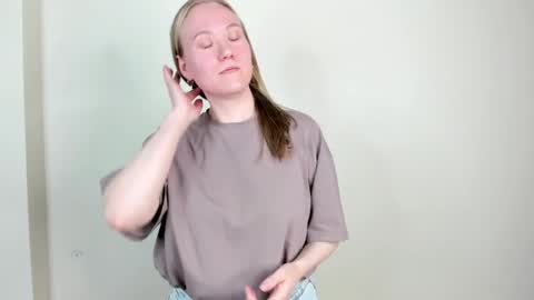 Emma online show from May 4, 9:38 am
