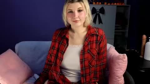 OliSunny Olivia online show from November 3, 8:54 pm