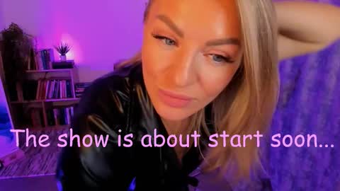 oliva_candy online show from October 28, 8:21 pm