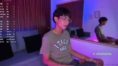 oliver20__ online show from April 9, 5:33 am