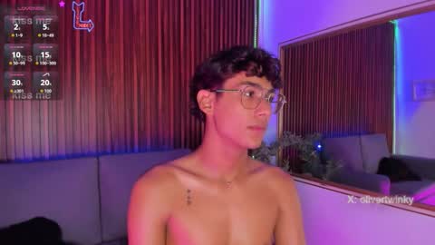 oliver20__ online show from March 29, 8:05 am