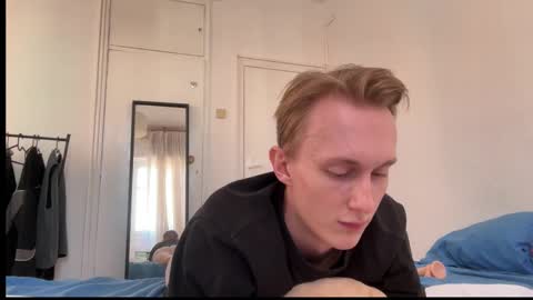 Snapshot of oliver_and_thomas chatting on October 18, 10:30 am Oliver and Thomas online show from October 18, 10:30 am