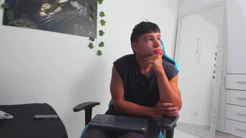 Oliver bray online show from March 5, 2:03 am