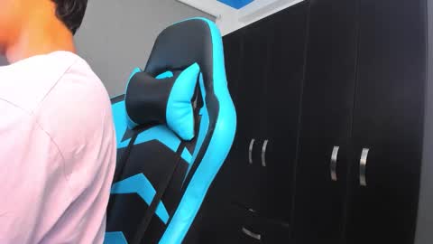 Oliver bray online show from October 21, 11:30 pm