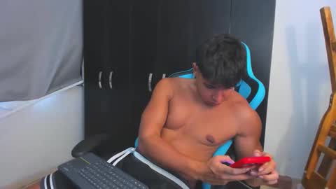 Oliver bray online show from November 28, 7:43 pm