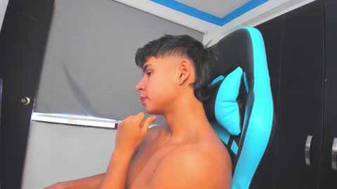 Oliver bray online show from October 29, 7:14 pm