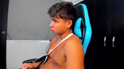 Oliver bray online show from October 3, 5:54 pm