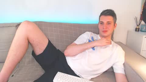 Oliver online show from February 8, 2:05 pm