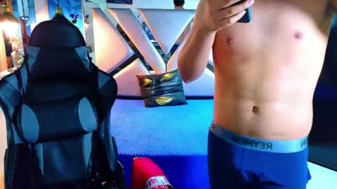 oliver_jamees online show from April 16, 12:05 pm