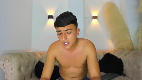 OLIVER online show from December 18, 4:53 am