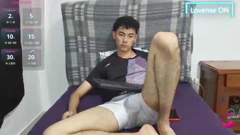 Snapshot of oliver_rayman chatting on November 1, 9:58 pm Oliver Rayman online show from November 1, 9:58 pm