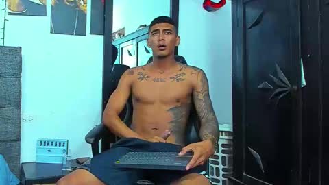 oliver_smith_2 online show from December 2, 11:47 pm