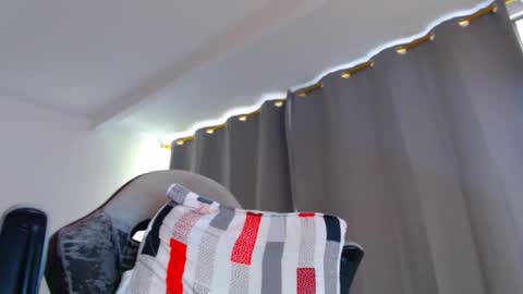 oliver online show from November 26, 1:19 pm