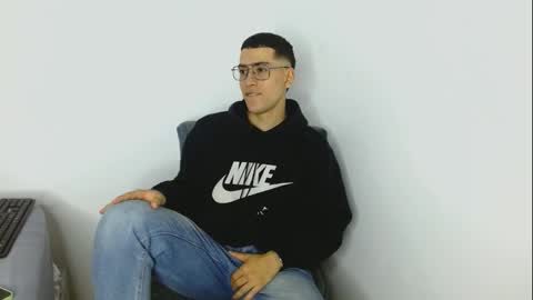 oliver saint online show from March 12, 11:08 pm