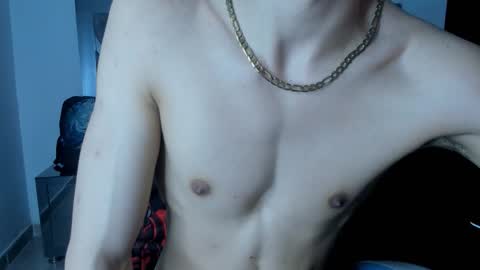oliverthompson_01 online show from September 19, 6:39 am