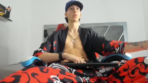 oliverthompson_01 online show from February 6, 3:16 am
