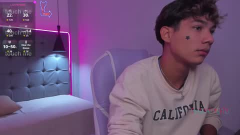 Oliver online show from February 1, 9:34 pm