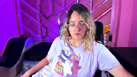 Snapshot of olivia_fox69 chatting on March 11, 3:36 am OLIVIA online show from March 11, 3:36 am