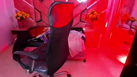  OLIVIA  online show from June 9, 4:12 am