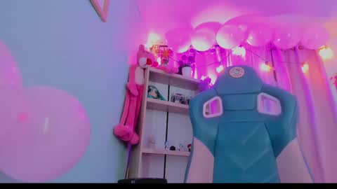 olivia_pretty_ online show from February 14, 12:19 am