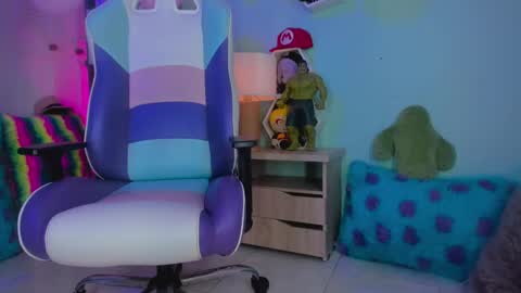 olivia_pretty_ online show from February 26, 12:05 pm