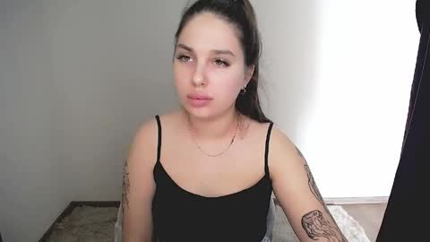 Olivia online show from May 5, 1:50 pm