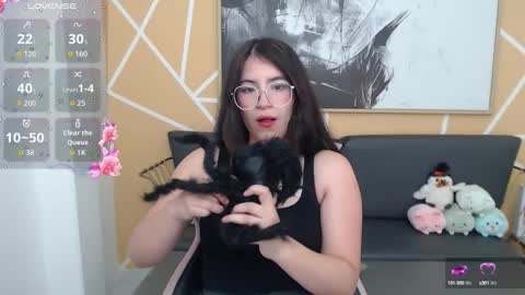 Snapshot of olivia_russo chatting on October 16, 8:29 pm Olivia online show from October 16, 8:29 pm