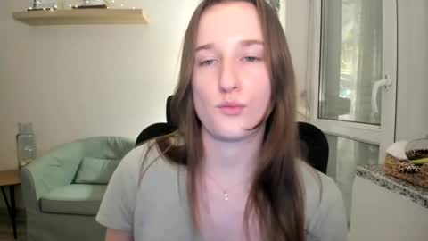 Oliwiaa2004 online show from January 16, 9:40 pm