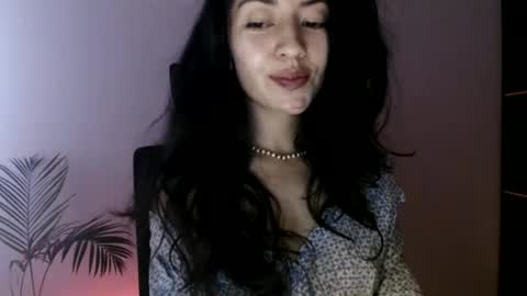 oliviaaa__ online show from April 14, 4:54 pm