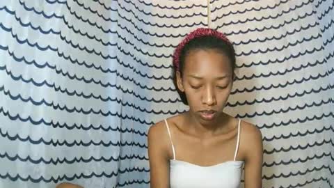 oliviah27 online show from November 27, 8:44 am