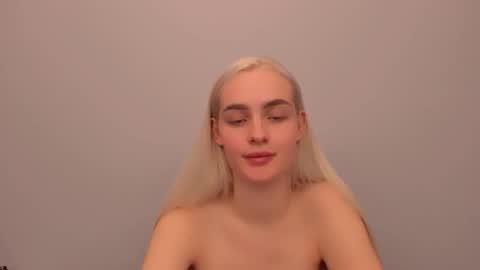 oliviaBeauty online show from December 19, 10:16 pm