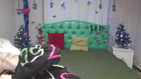 OliviaHorst online show from December 17, 6:20 am