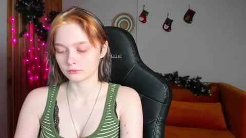 OliviaLaurens online show from December 19, 5:36 am