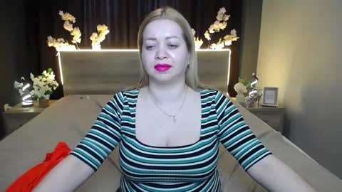 Oliviaverr online show from March 15, 1:58 pm