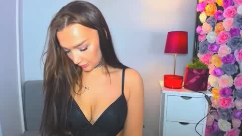 Snapshot of oliviawomen chatting on October 22, 6:38 am OliviaWomen online show from October 22, 6:38 am