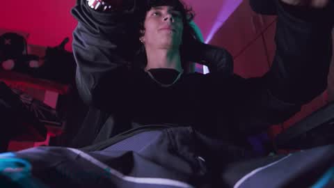     online show from September 18, 2:48 am