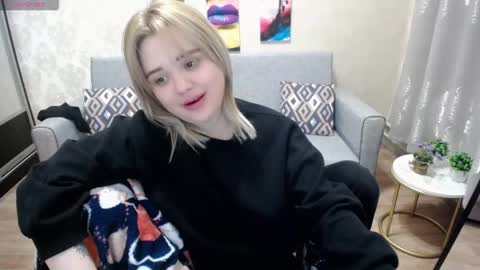 Snapshot of omg_itsperfect chatting on October 7, 11:23 pm Fina online show from October 7, 11:23 pm