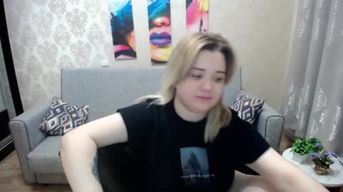 Snapshot of omg_itsperfect chatting on September 10, 12:55 am Fina online show from September 10, 12:55 am