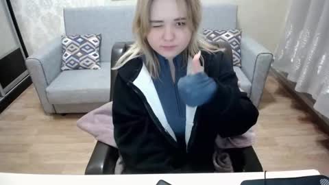 Snapshot of omg_itsperfect chatting on September 21, 6:45 pm Fina online show from September 21, 6:45 pm