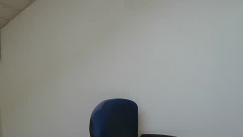 Somewhere over the rainbow online show from January 15, 2:37 pm