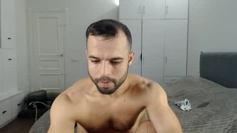 onebestlover online show from November 16, 2:41 pm