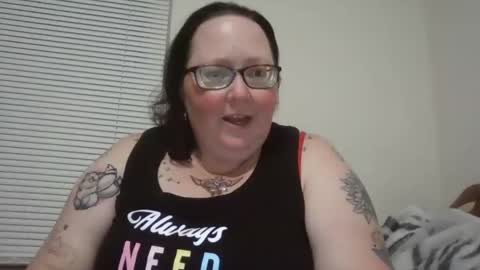 Pixie online show from May 6, 7:14 am