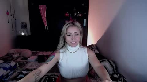 YIN MIGUEL online show from February 15, 8:02 am