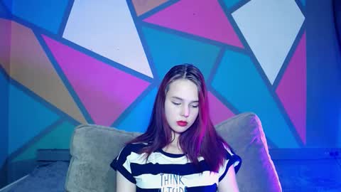 onessandra online show from November 7, 5:32 am