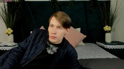 Erick  online show from December 15, 7:15 am