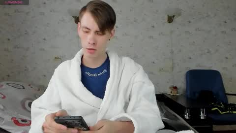 Erick  online show from March 26, 7:24 am