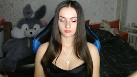 Amalia online show from November 15, 6:53 pm