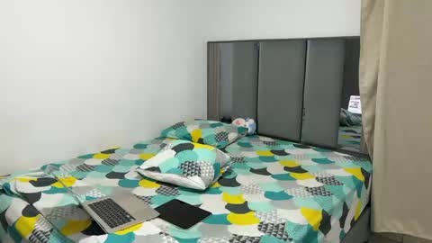 PAREJA LATINA JOVEN MUY CACHONDOS online show from March 26, 12:28 am