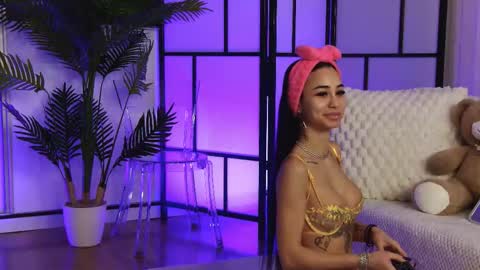 Xandra online show from February 3, 6:40 am